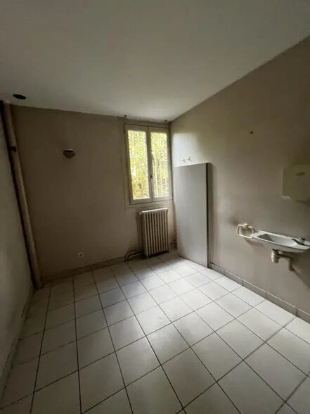 Local commercial dans Amiens à louer - Photo de l’immeuble – Image 2 sur 4