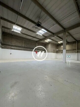 Plus de détails pour Local d'activités à louer