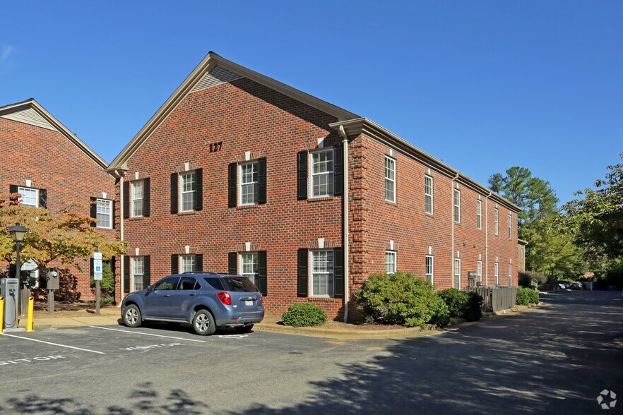 127 Kingston Dr, Chapel Hill, NC à louer - Photo principale – Image 1 sur 12