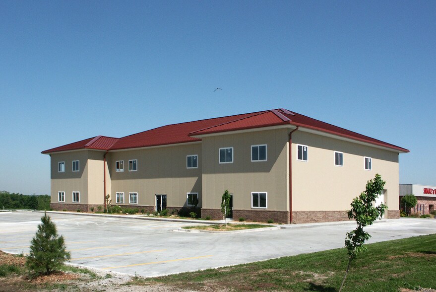 4120 NE Port Dr, Lee's Summit, MO à vendre - Photo de l’immeuble – Image 2 sur 4