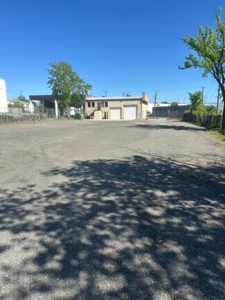 Plus de détails pour 4821 Stamp Rd, Temple Hills, MD - Industriel/Logistique à louer