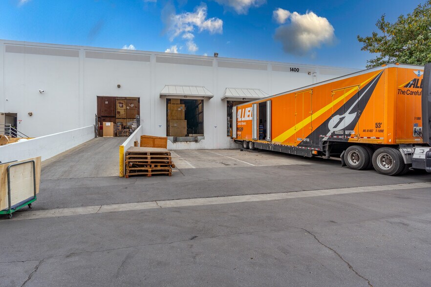 1400-1420 S Manhattan Ave, Fullerton, CA à louer - Photo de l’immeuble – Image 3 sur 12
