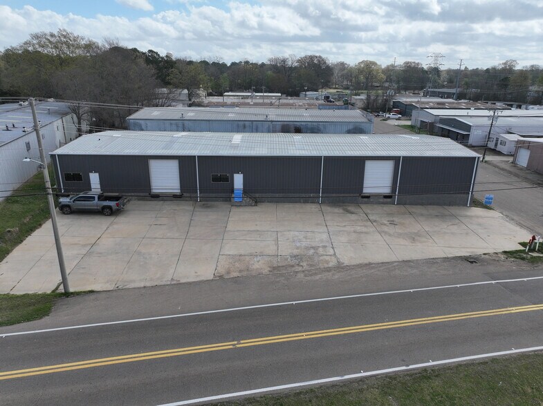650 Ridgewood Rd, Ridgeland, MS à louer - Photo de l’immeuble – Image 1 sur 20