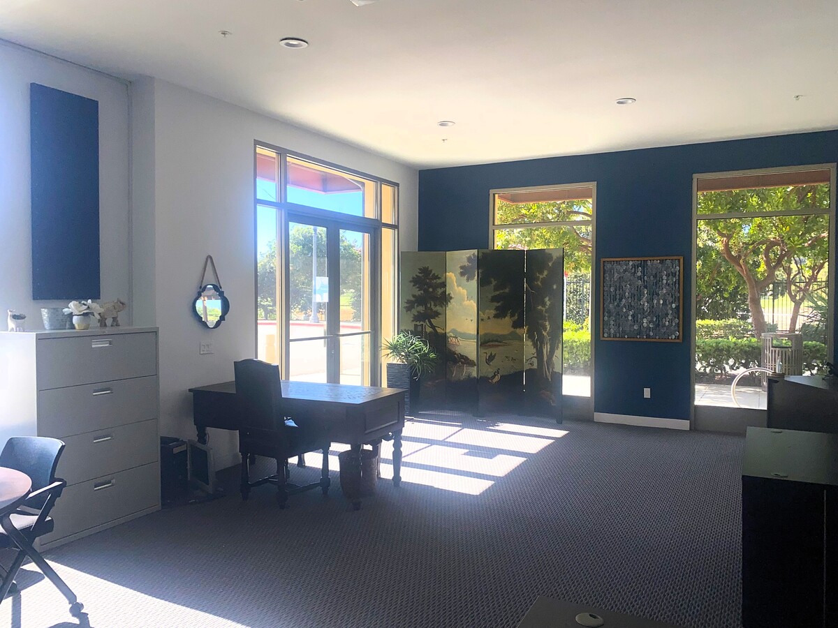 202 Village Commons Blvd, Camarillo, CA 93012 - Lot 11 & 13 - - Photo intérieure - Image 2 of 12