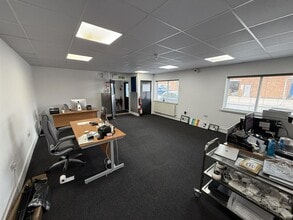 Unit O1, 76 Morris Rd, Leicester à louer Photo intérieure– Image 2 sur 3