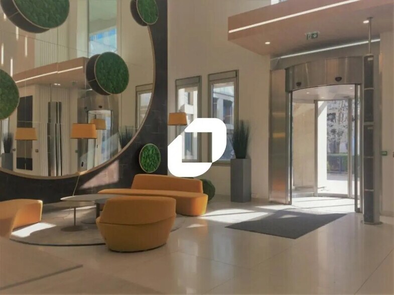 Bureau dans Noisy-le-Grand à louer - Photo de l’immeuble – Image 2 sur 16