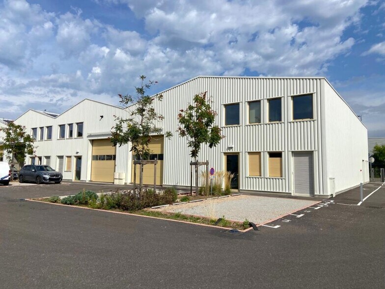20-26 Rue Marius Grosso, Vaulx-en-Velin à louer - Photo de l’immeuble – Image 1 sur 20