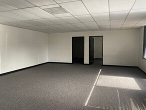 2355 Paragon Dr, San Jose, CA à louer Photo intérieure– Image 2 sur 7