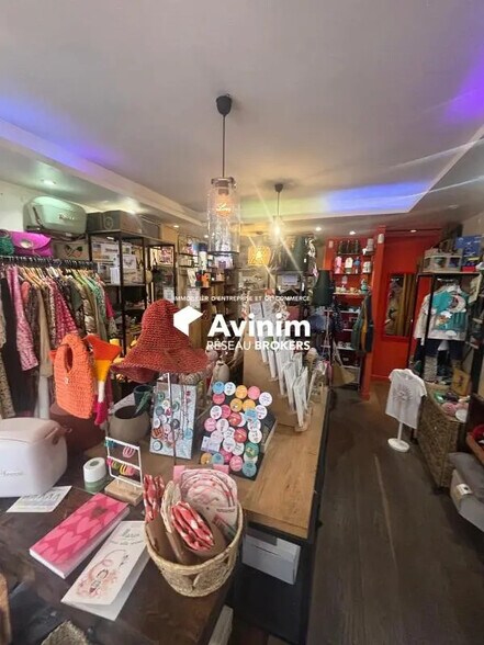 Local commercial dans Paris à vendre - Photo intérieure – Image 2 sur 3