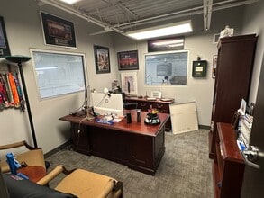 7615 W 100th Pl, Bridgeview, IL à louer Photo intérieure– Image 2 sur 6