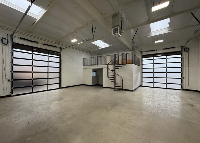 Plus de détails pour 2550 Wyandotte St, Mountain View, CA - Industriel/Logistique à louer