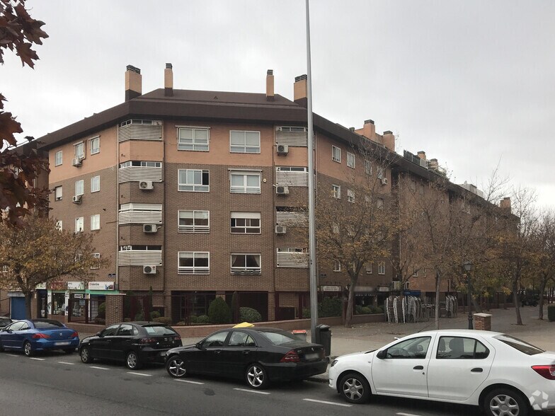 Calle De La Fuente Carrantona, Madrid, Madrid à vendre - Photo de l’immeuble – Image 1 sur 6
