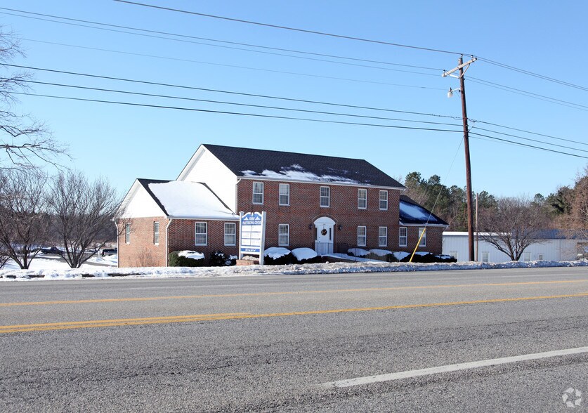 21585 Three Notch Rd, Lexington Park, MD à louer - Photo de l’immeuble – Image 2 sur 9