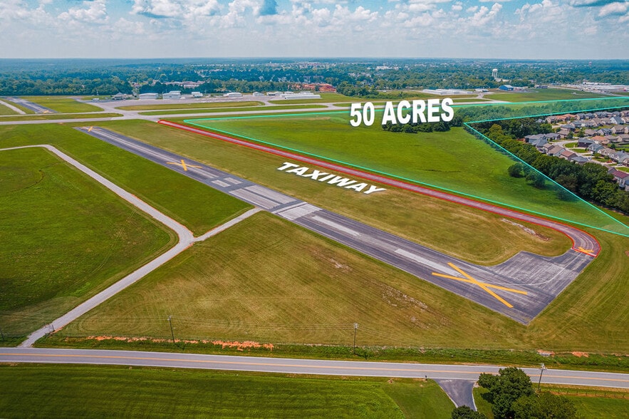 200 Outlaw Field Rd, Clarksville, TN à louer - Photo de l’immeuble – Image 3 sur 12