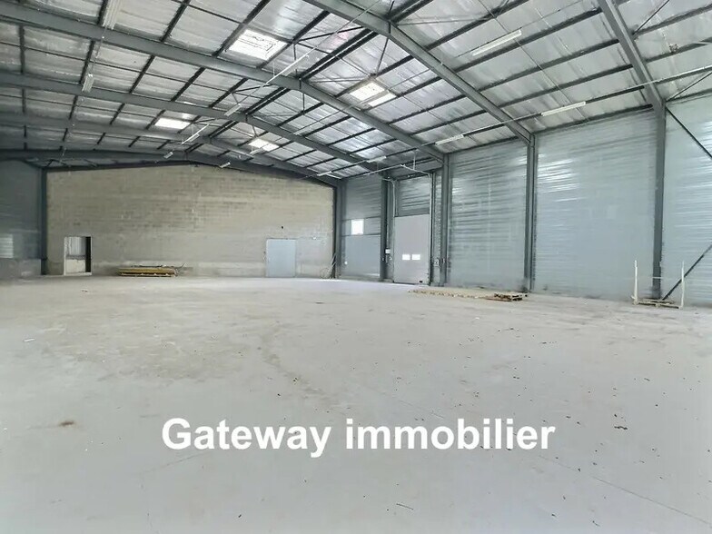 Industriel/Logistique dans Montluçon à louer - Photo de l’immeuble – Image 2 sur 4