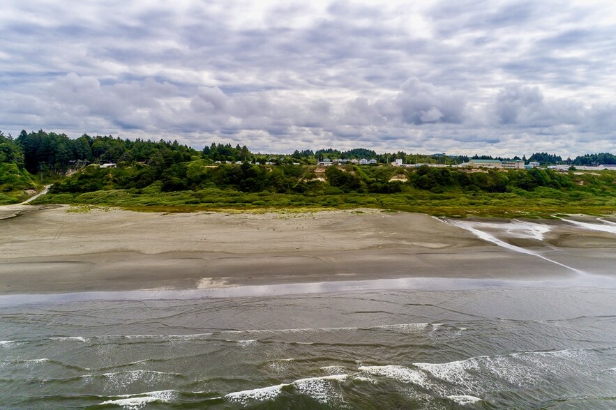xxx 4th St, Pacific Beach, WA à vendre - Photo principale – Image 1 sur 17
