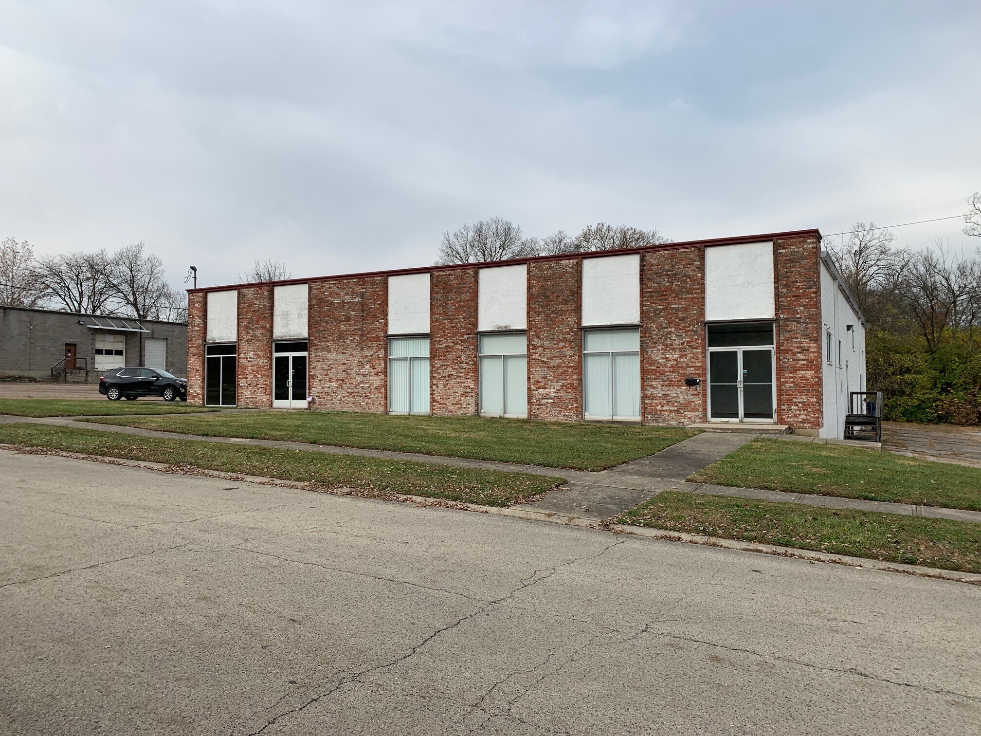 70-80 Novner Dr, Woodlawn, OH à louer Photo principale– Image 1 sur 7
