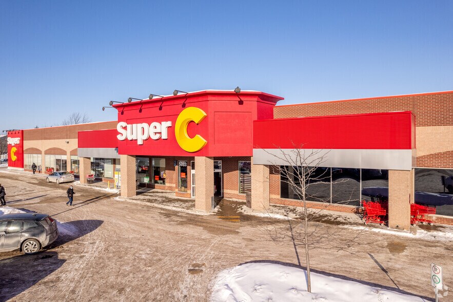 5333 Boul Laurier, Terrebonne, QC à louer - Photo de l’immeuble – Image 2 sur 7