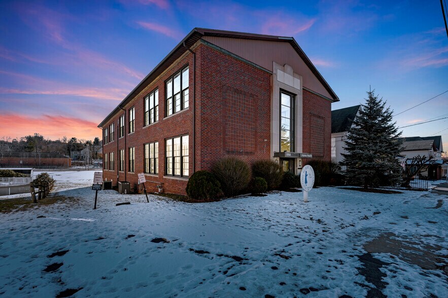 301 Delaware Ave, Olyphant, PA à vendre - Photo de l’immeuble – Image 3 sur 95