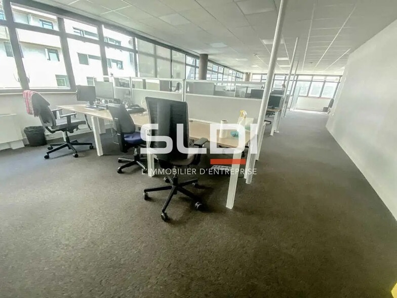 Bureau dans Tassin-la-Demi-Lune à louer - Photo de l’immeuble – Image 1 sur 4