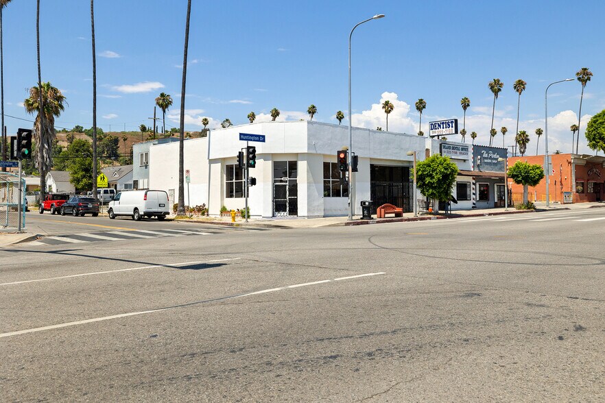 4973-4975 N Huntington Dr, Los Angeles, CA à louer - Photo de l’immeuble – Image 3 sur 6