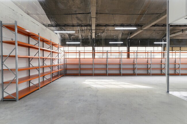 Plus de détails pour 152 Rue de Paris, Montreuil - Local d'activités à louer