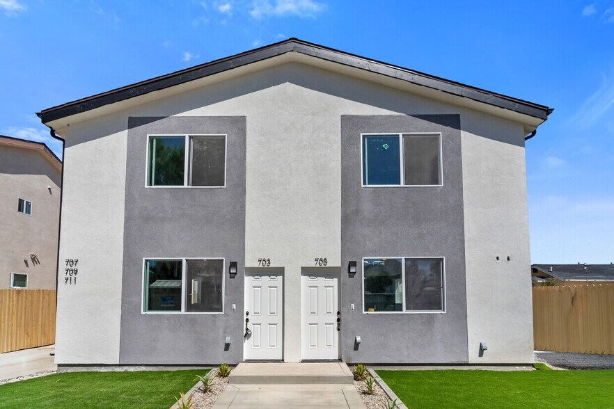 707 W 80th St, Los Angeles, CA à vendre - Photo principale – Image 1 sur 45
