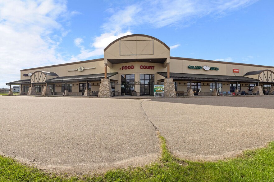 110 Wall St, Onamia, MN à louer - Photo de l’immeuble – Image 1 sur 24