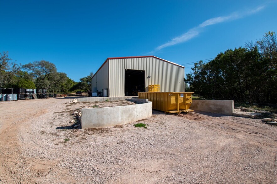 748 CR 209, Lampasas, TX à vendre - Photo de l’immeuble – Image 2 sur 4