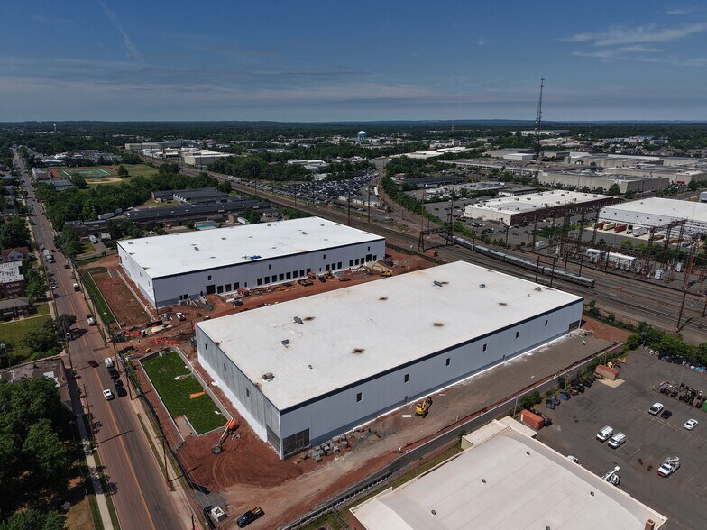 701 Joyce Kilmer Ave, New Brunswick, NJ à louer - Photo de l’immeuble – Image 1 sur 6