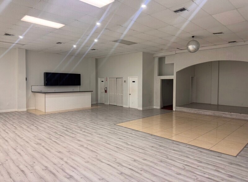 4640 Palm Ave, Hialeah, FL à louer - Photo de l’immeuble – Image 3 sur 6