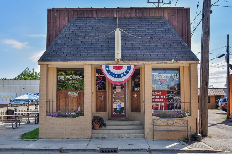 14 N Center St, Plano, IL à vendre - Photo principale – Image 1 sur 26