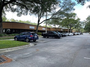 5909 Hampton Oaks Pky, Tampa, FL à louer Photo de l’immeuble– Image 1 sur 2