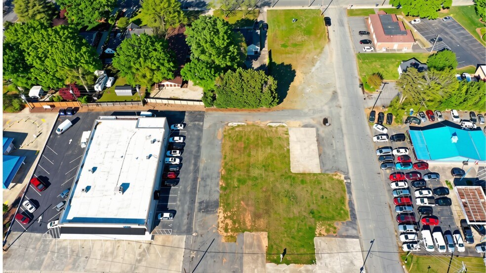 726 Church St N, Concord, NC à louer - Photo de l’immeuble – Image 3 sur 7