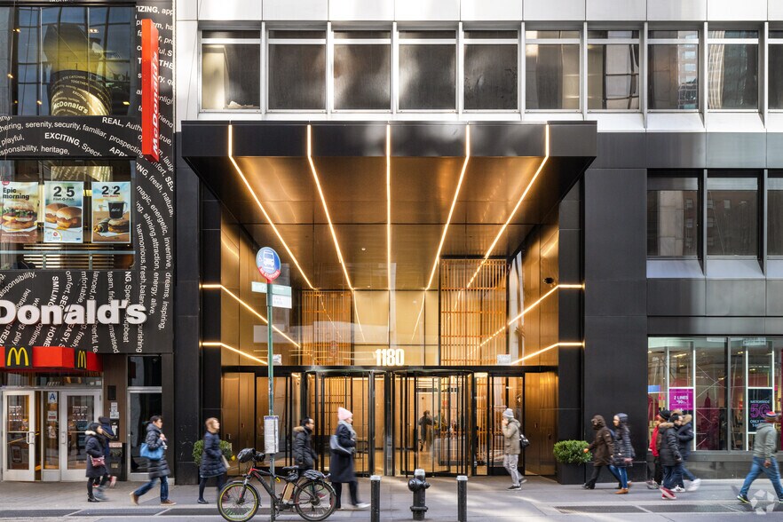 1180 Avenue of the Americas, New York, NY à louer - Photo de l’immeuble – Image 3 sur 4
