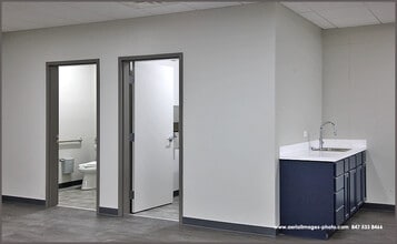 2980 Hart Ct, Franklin Park, IL à louer Photo intérieure– Image 2 sur 6