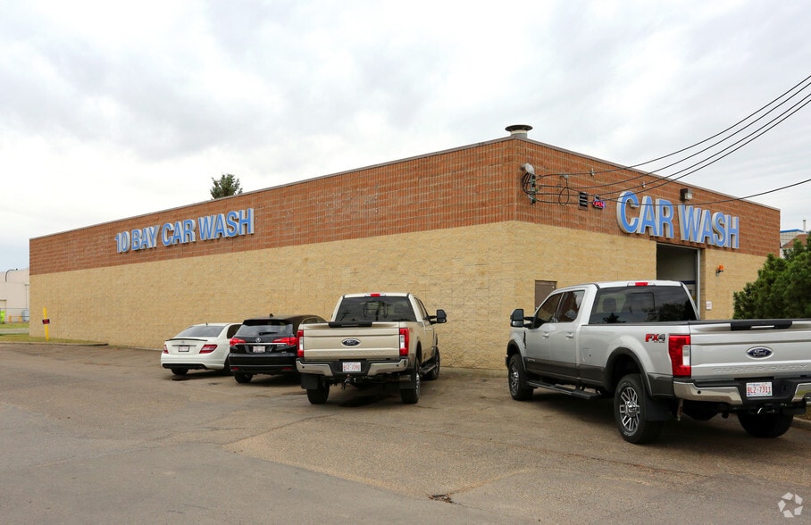 Em’s Lube Shop & Car Wash portefeuille de 2 biens à vendre sur LoopNet.fr - Photo principale – Image 1 sur 2