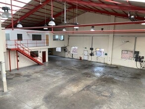 Island Farm Ave, West Molesey à louer Photo intérieure– Image 2 sur 5