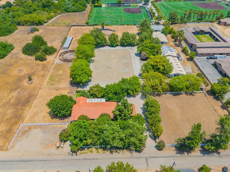 2951 English Pl, Chino Hills, CA à vendre - Photo de l’immeuble – Image 1 sur 50