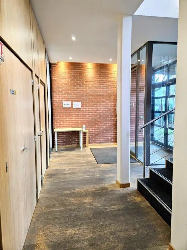Bureau dans Guyancourt à louer Hall d’entrée– Image 1 sur 10