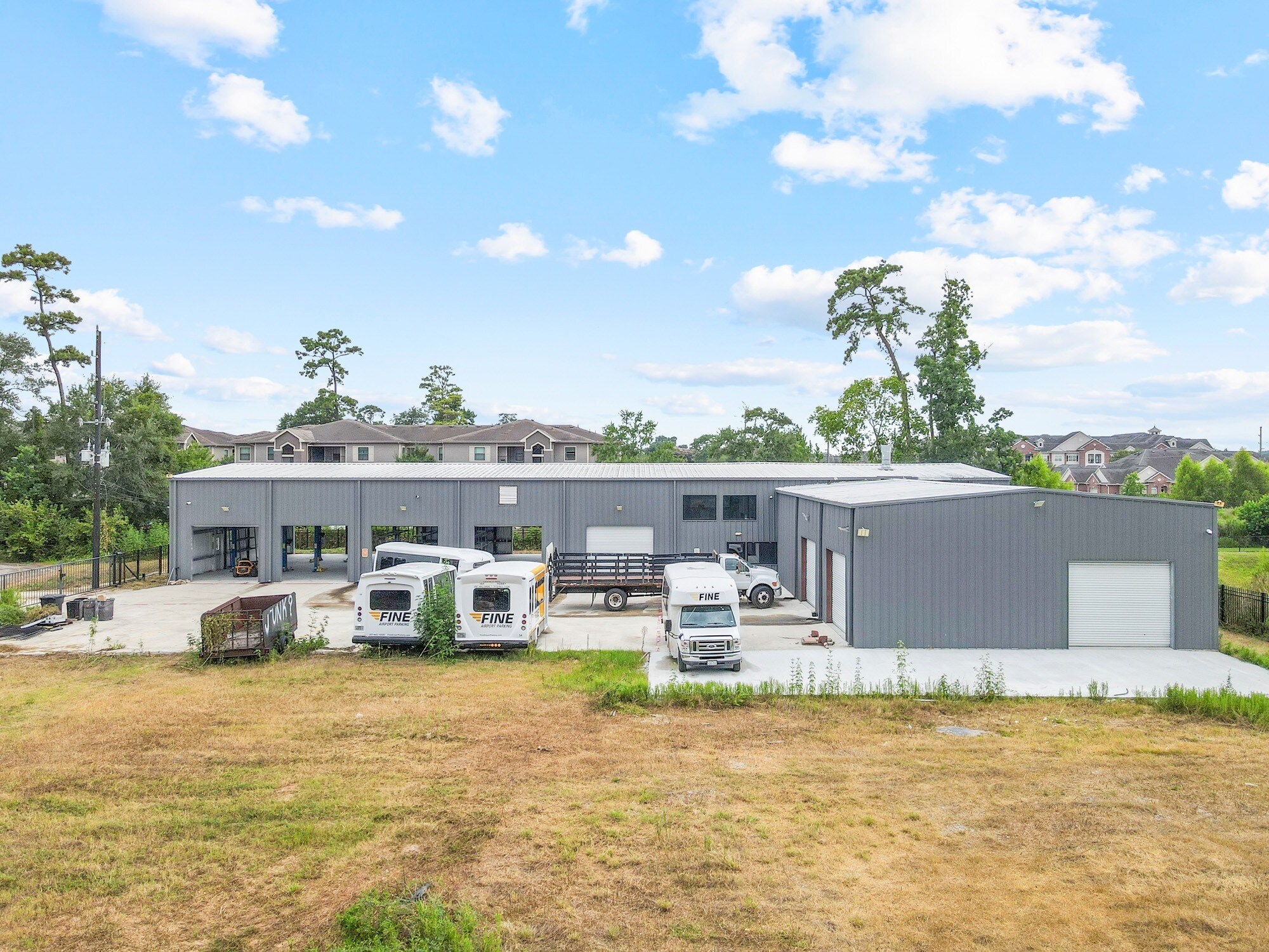 19742 Carver Ave, Humble, TX à vendre Photo de l’immeuble– Image 1 sur 15