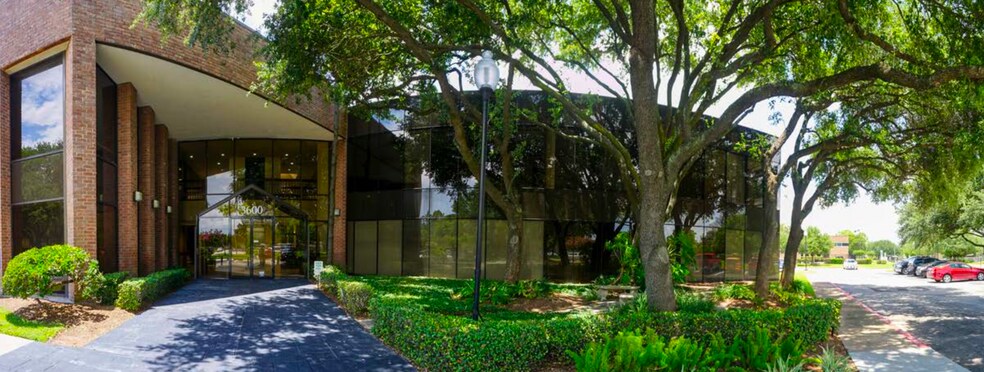 3600 S Gessner Dr, Houston, TX à louer - Photo de l’immeuble – Image 3 sur 6