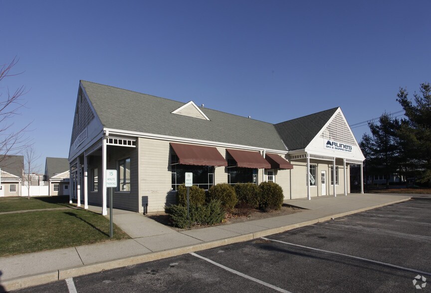 1116 Main Rd, Riverhead, NY à louer - Photo principale – Image 2 sur 10