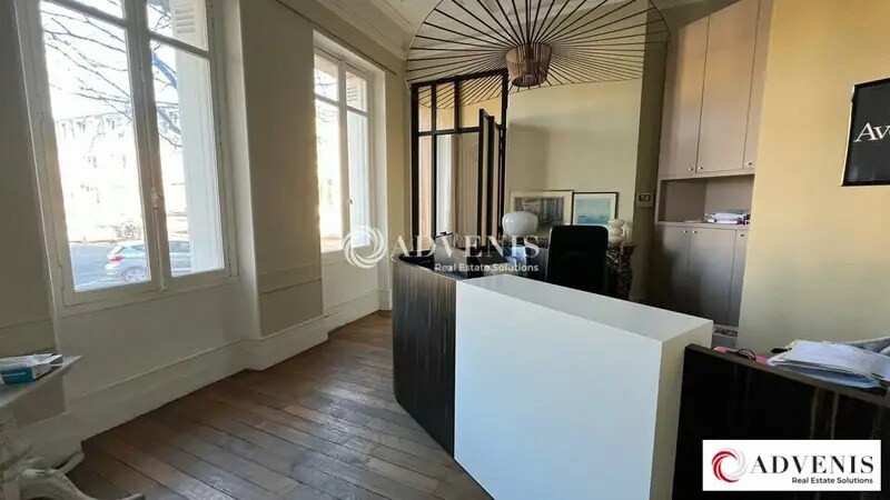 Bureau dans Bordeaux à louer - Photo de l’immeuble – Image 3 sur 12