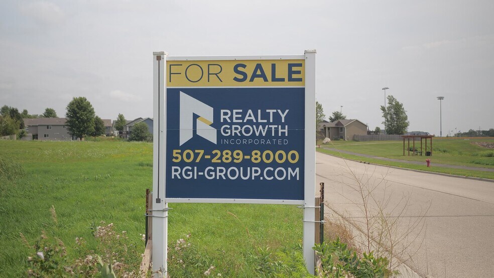 7th St NE, Byron, MN à vendre - Vidéo sur l’annonce professionnelle – Image 2 sur 13