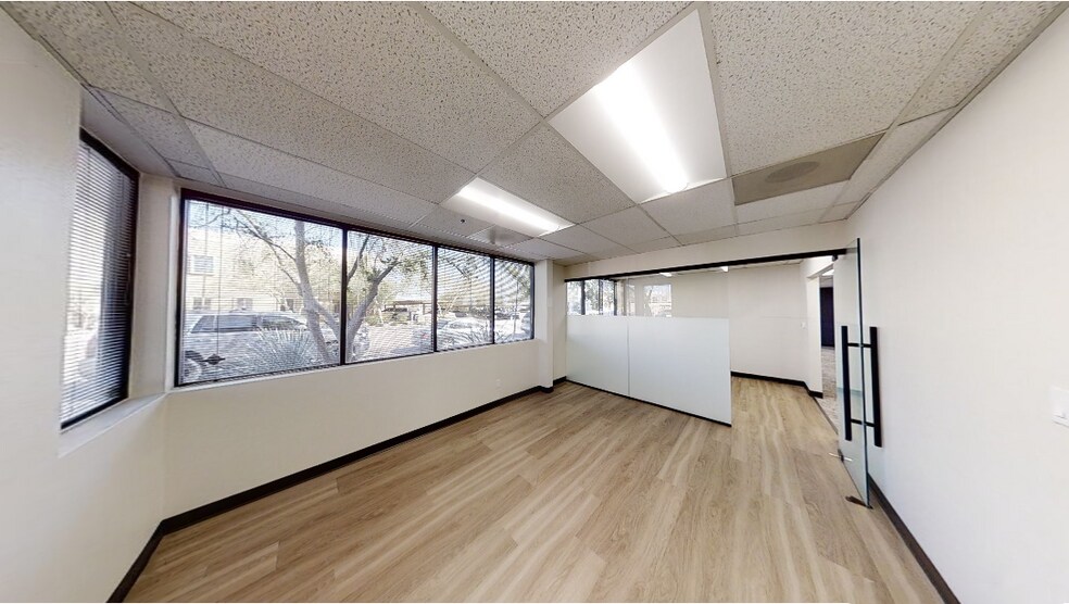 8719 E San Alberto Dr, Scottsdale, AZ à louer - Photo de l’immeuble – Image 3 sur 10