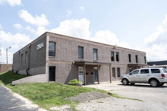 5555 N Tacoma Ave, Indianapolis, IN à louer Photo de l’immeuble– Image 1 sur 7
