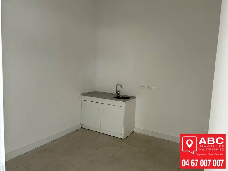 Local commercial dans Béziers à louer - Photo de l’immeuble – Image 3 sur 8