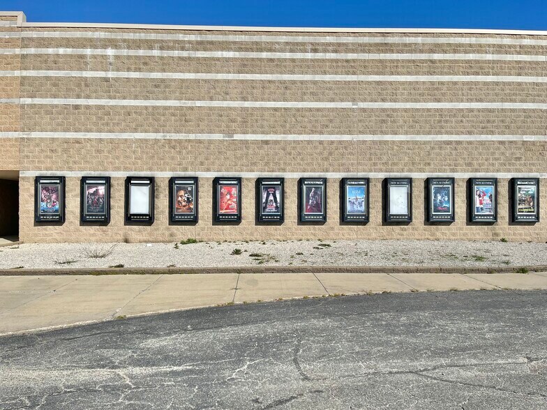 1060 Mariners Dr, Warsaw, IN à vendre - Photo de l’immeuble – Image 3 sur 15