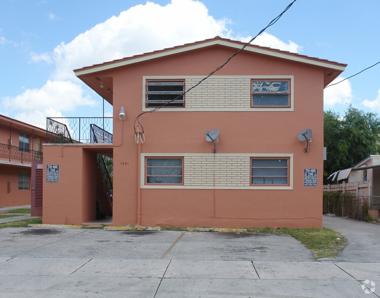 1321 NW 5th St, Miami, FL à vendre - Photo principale – Image 1 sur 2